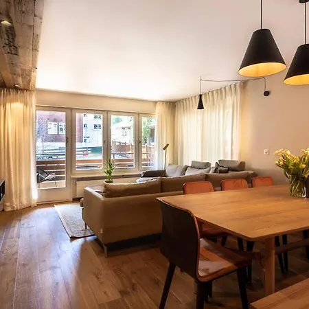 Appartement 2 Bedroom Apartment, Central Location