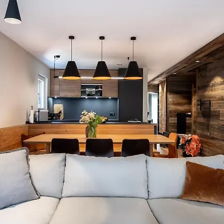 2 Bedroom Apartment, Central Location Διαμέρισμα