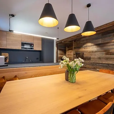 2 Bedroom Apartment, Central Location * Ζερμάτ